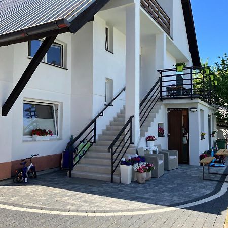 Agat Pokoje Goscinne Apartamenty Pobierowo Exterior photo