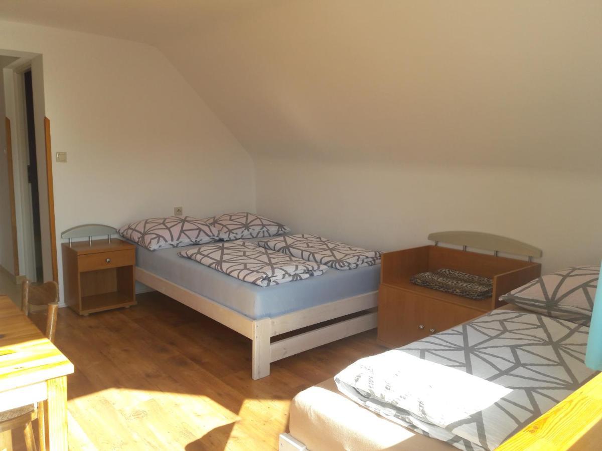 Agat Pokoje Goscinne Apartamenty Pobierowo Exterior photo