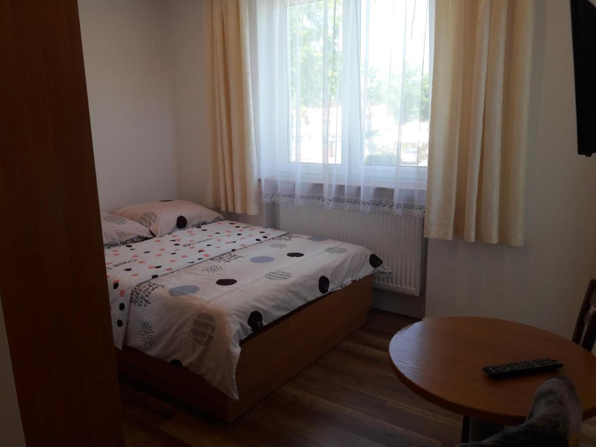 Agat Pokoje Goscinne Apartamenty Pobierowo Exterior photo