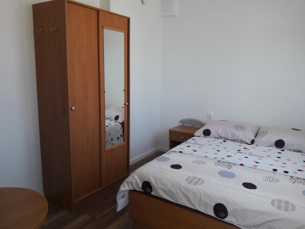 Agat Pokoje Goscinne Apartamenty Pobierowo Exterior photo