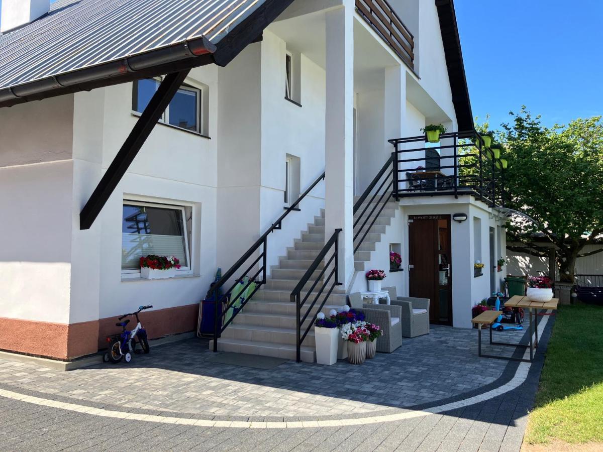 Agat Pokoje Goscinne Apartamenty Pobierowo Exterior photo