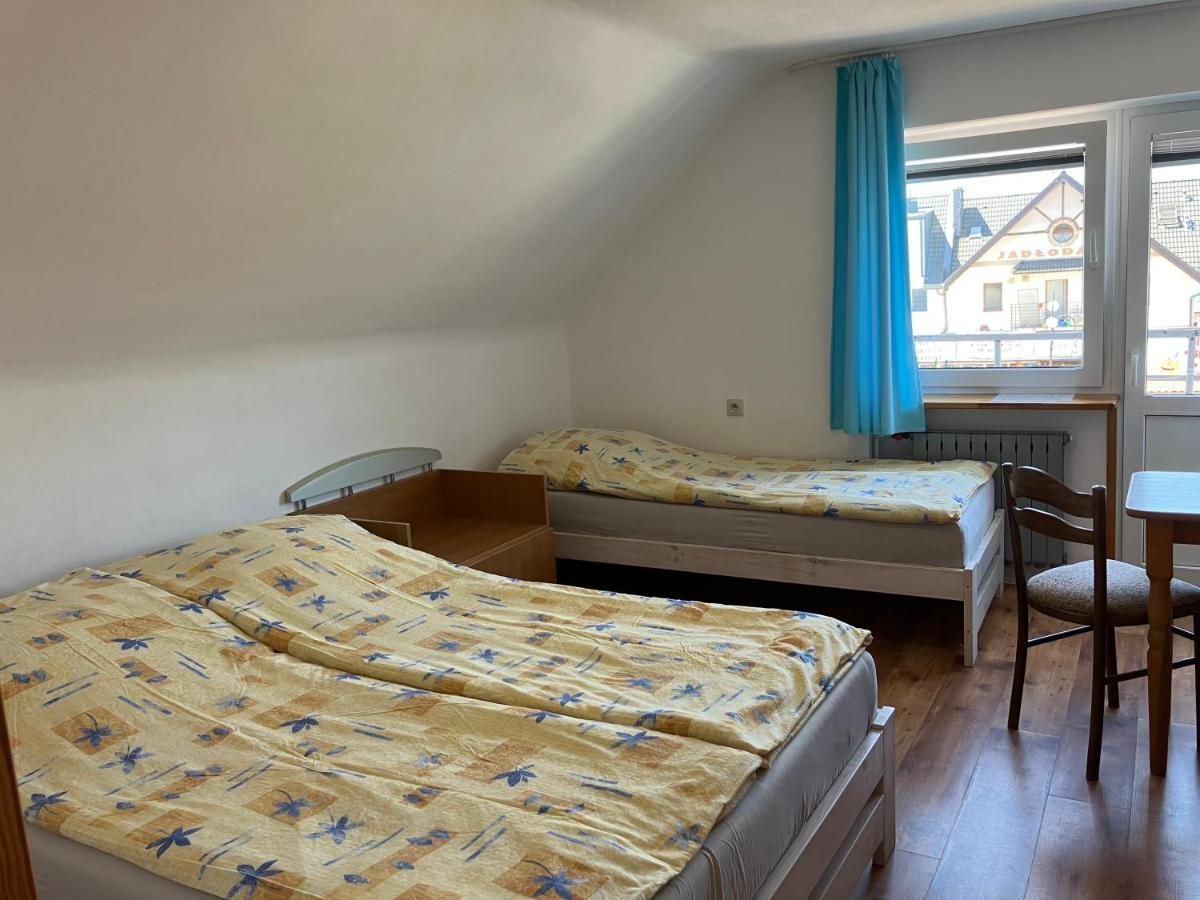 Agat Pokoje Goscinne Apartamenty Pobierowo Exterior photo