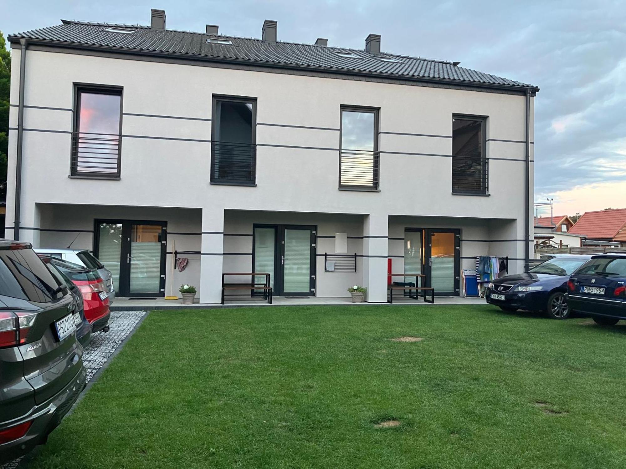 Agat Pokoje Goscinne Apartamenty Pobierowo Exterior photo