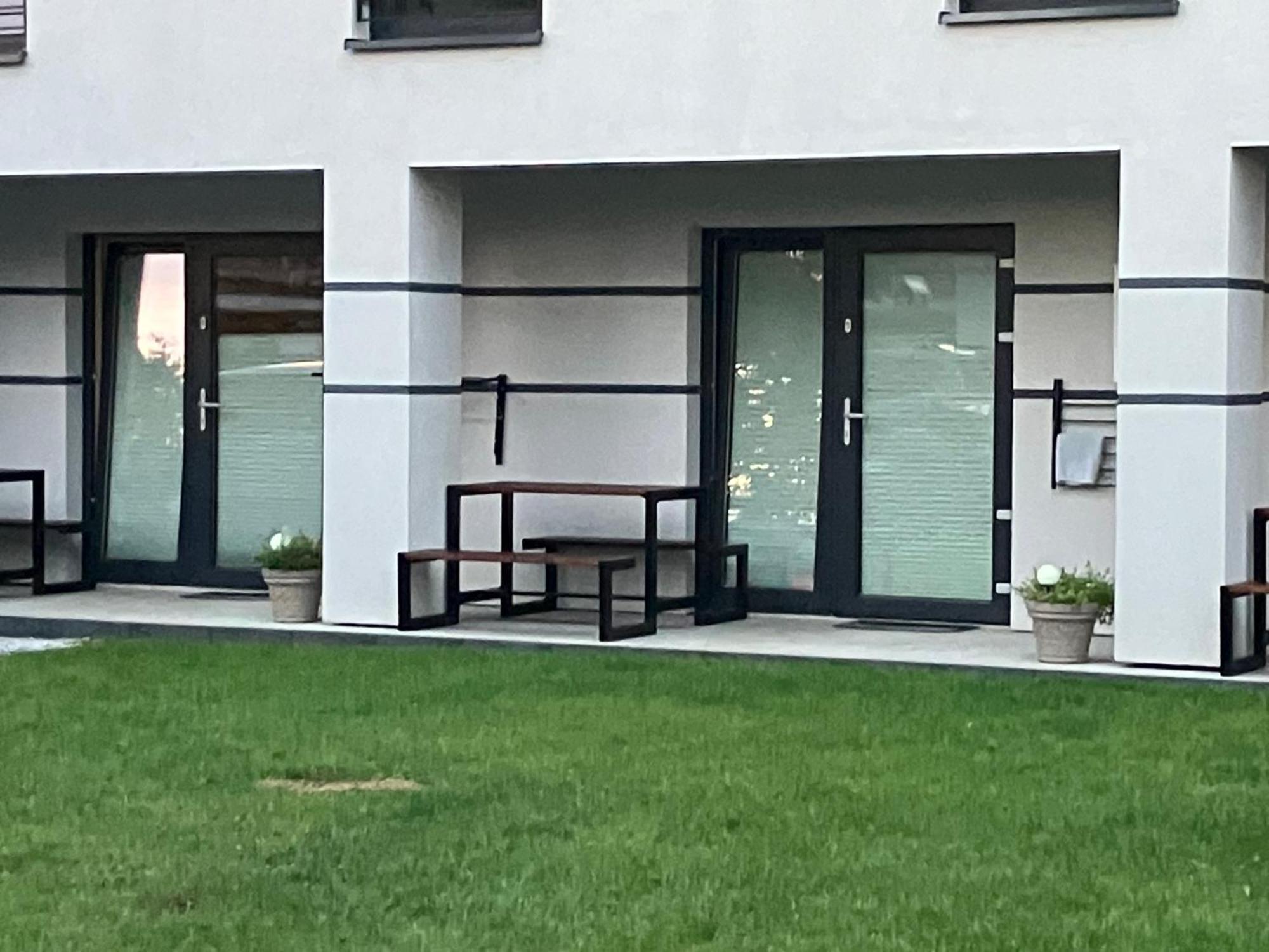 Agat Pokoje Goscinne Apartamenty Pobierowo Exterior photo