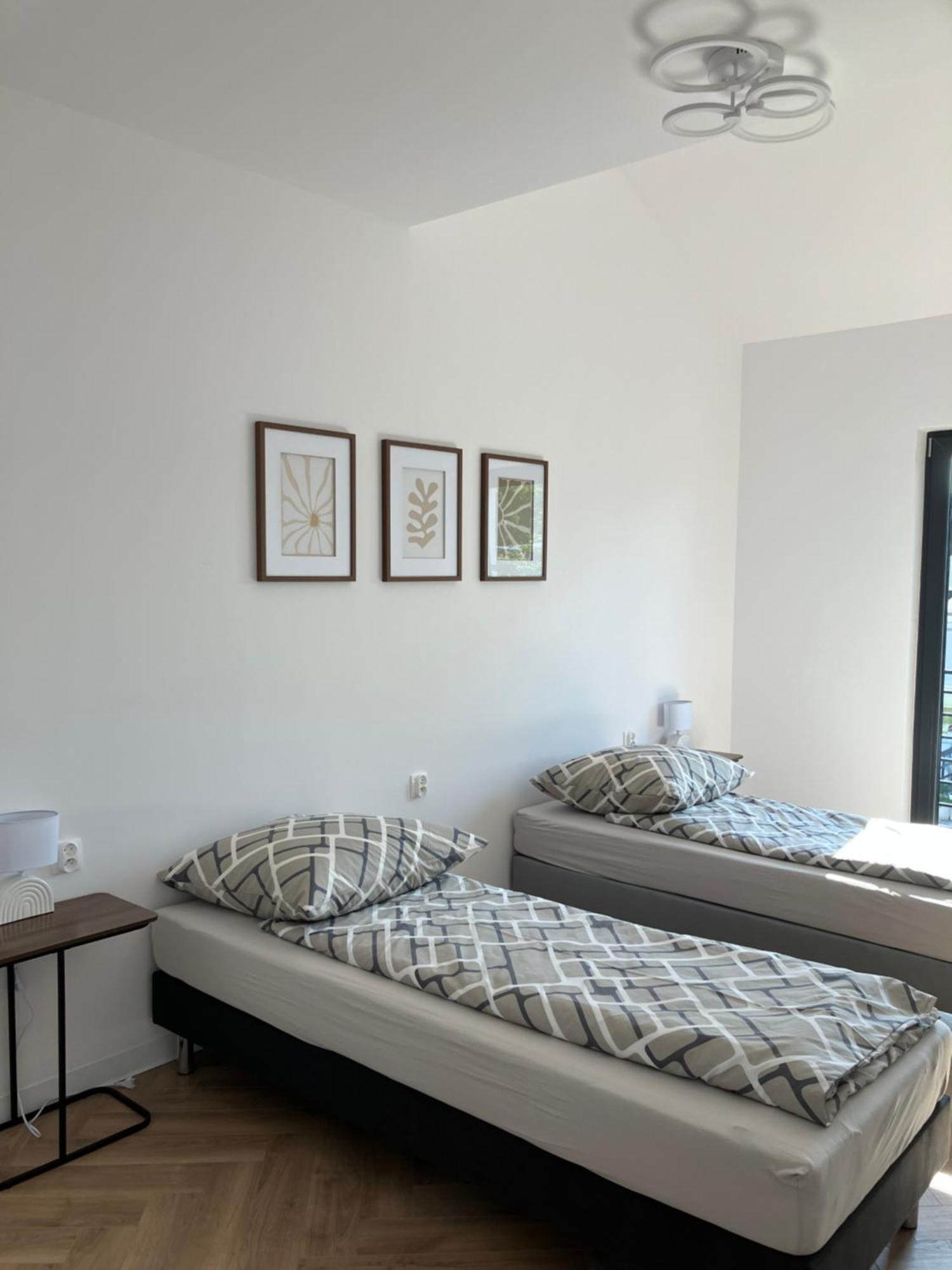 Agat Pokoje Goscinne Apartamenty Pobierowo Exterior photo